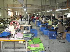 【東莞潛水料廠家專業(yè)生產(chǎn)代加工時(shí)尚便捷橢圓形多功能耳機(jī)包】?jī)r(jià)格,廠家,圖片,其他箱包,東莞市金燦運(yùn)動(dòng)用品有限公司