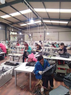 故城縣招聘信息:剛子箱包加工廠大量招收縫紉機(jī)工,年齡25―45,工資2500―3500,上不封頂,另有全勤獎(jiǎng),長(zhǎng)期有活,有意者前來咨詢,地址:故城縣鄭口二道街縣社北300米 - 故城人故城事