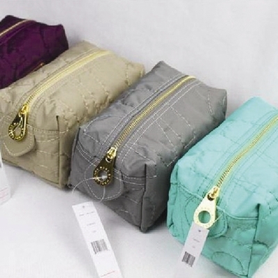 化妝包A01-福建箱包網(wǎng)-寧德箱包加工-福州箱包加工工廠-福建箱包網(wǎng)|福州箱包加工廠|寧德箱包生產(chǎn)廠家 產(chǎn)品展示(福建正岳箱包-寧德箱包工廠-福州箱包工廠、寧德箱包來料加工-福州箱包OEM工廠、箱包生產(chǎn)工廠-箱包設(shè)計(jì)-箱包加工制作工廠)|金泉網(wǎng)