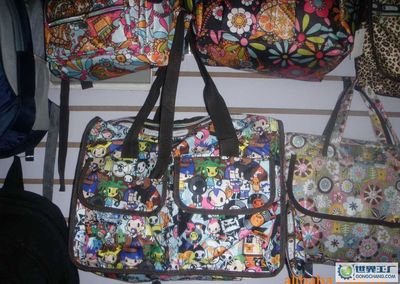 主營(yíng)產(chǎn)品_河北紅梅箱包布鞋加工廠