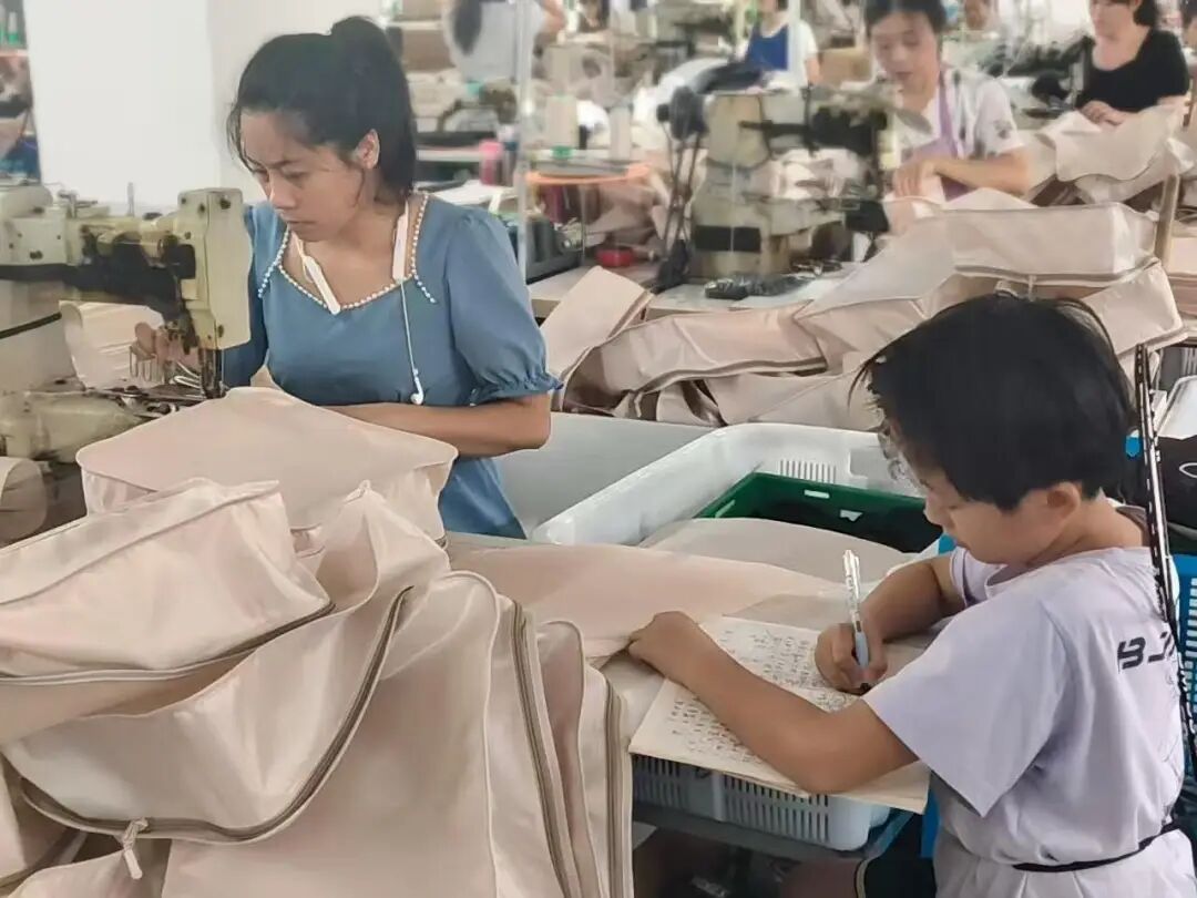 從人大應用經濟視角看箱包銷售 市場、策略與消費趨勢分析